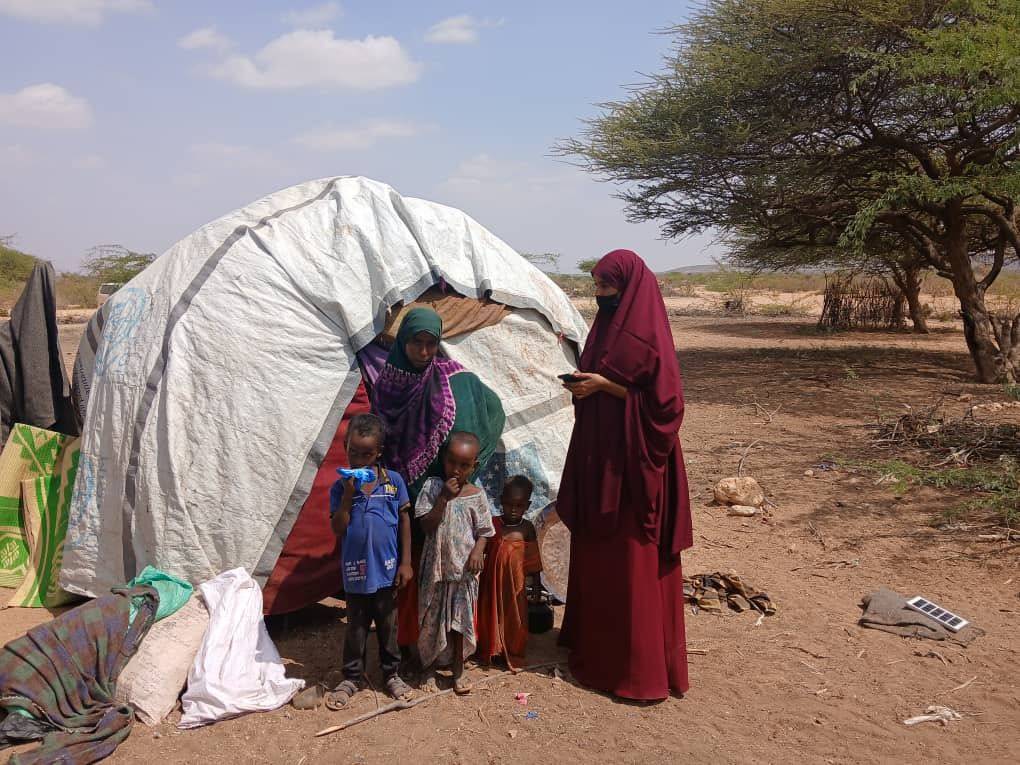 Displaced family and KRDO officer